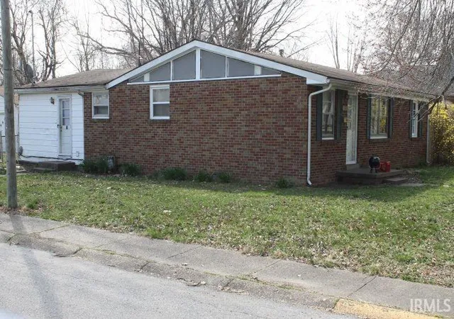 Homes for sale in Evansville, IN | 1850 Lodge Ave, Evansville, IN 47714 | MLS# 202445833