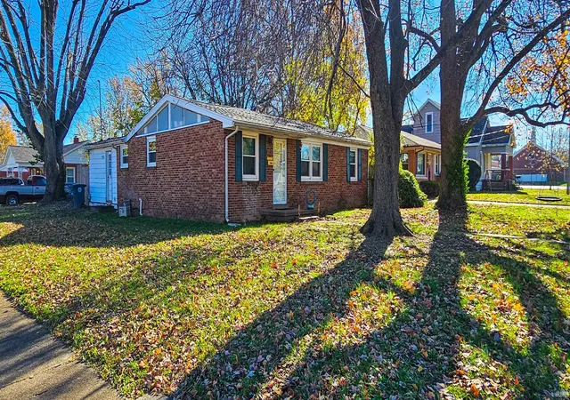 Homes for sale in Evansville, IN | 1850 Lodge Ave, Evansville, IN 47714 | MLS# 202445833