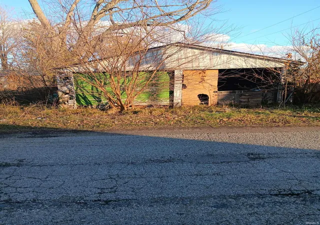 Photo 32 of Manufactured home for sale at 229 W Broadway St, Shelburn, IN 47879 | MLS# 202448140 | Listing updated on 2026-04-13