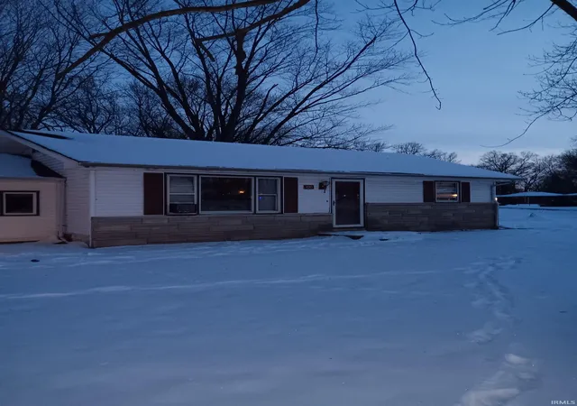 Photo 2 of Manufactured home for sale at 100 E Village Dr, Sullivan, IN 47882 | MLS# 202501382 | Listing updated on 2026-04-13