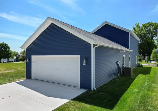 36th image of 590 W Main St, Warsaw, IN 46580 | MLS# 202502274