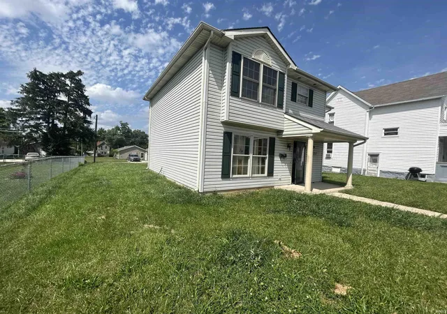 Photo 3 of Manufactured home for sale at 435 Saint Martins St, Fort Wayne, IN 46803 | MLS# 202504408 | Listing updated on 2026-08-01
