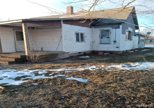Photo 2 of Manufactured home for sale at 317 W Glenn St, Shelburn, IN 47879 | MLS# 202508499 | Listing updated on 2026-04-13