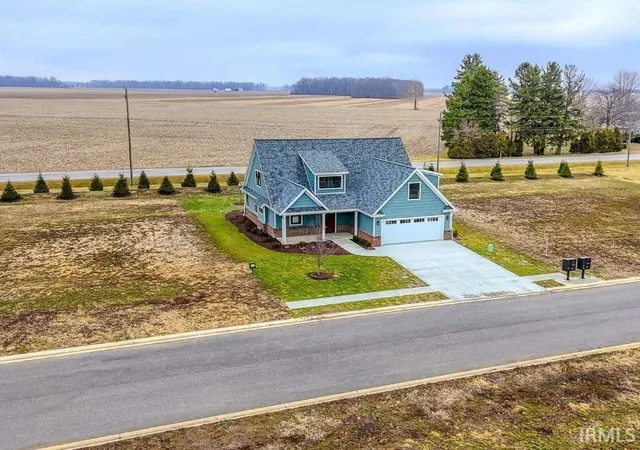 2nd image of 16 Creekside Ln, Wabash, IN 46992 | MLS# 202509472