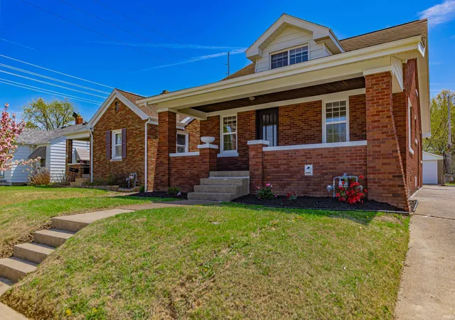 Photo 3 of Sale Pending at 757 E Delaware St, Evansville, IN 47711 | MLS# 202513462 | Listing updated on 2025-08-13