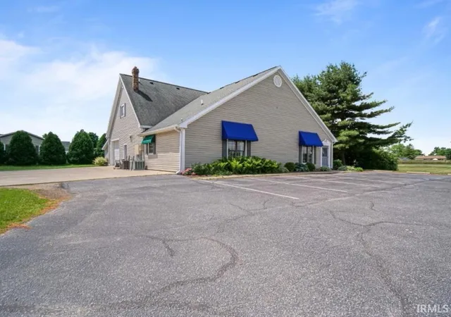 Photo 3 of Manufactured home for sale at 1611 Pheasant Run, Huntertown, IN 46748 | MLS# 202516515 | Listing updated on 2025-12-27
