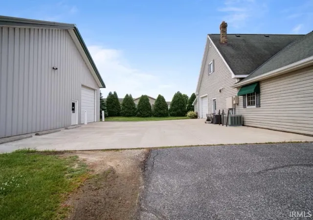 Photo 3 of Manufactured home for sale at 1611 Pheasant Run, Huntertown, IN 46748 | MLS# 202516515 | Listing updated on 2025-12-27