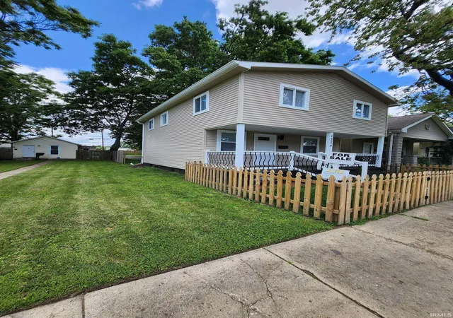 Photo 3 of Manufactured home for sale at 1324 E Illinois St, Evansville, IN 47711 | MLS# 202519366 | Listing updated on 2026-04-24