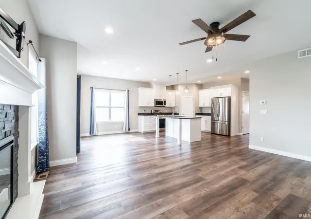 Photo 3 of Manufactured home for sale at 2610 Nature View Dr, Warsaw, IN 46582 | MLS# 202520634 | Listing updated on 2026-07-13