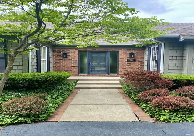 3rd image of 1303 E Erskine Manor Hl, South Bend, IN 46614 | MLS# 202520750