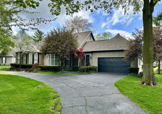 32nd image of 1303 E Erskine Manor Hl, South Bend, IN 46614 | MLS# 202520750