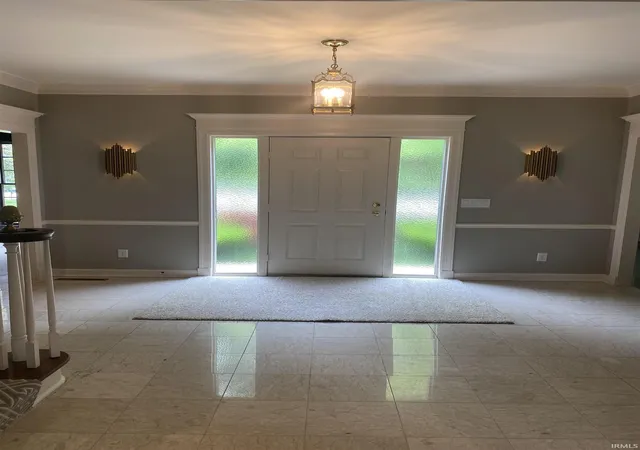 4th image of 1303 E Erskine Manor Hl, South Bend, IN 46614 | MLS# 202520750