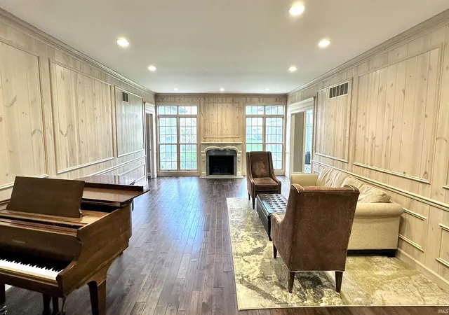 5th image of 1303 E Erskine Manor Hl, South Bend, IN 46614 | MLS# 202520750