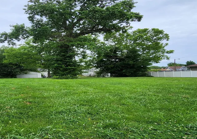2nd image of 917 S Garvin St, Evansville, IN 47713 | MLS# 202520856