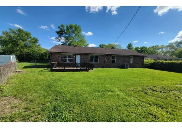 4th image of 724 Iroquois Dr, Anderson, IN 46012 | MLS# 202520920