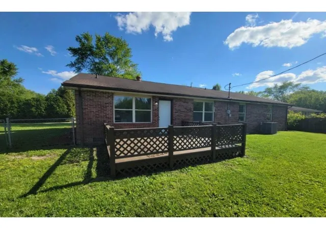5th image of 724 Iroquois Dr, Anderson, IN 46012 | MLS# 202520920