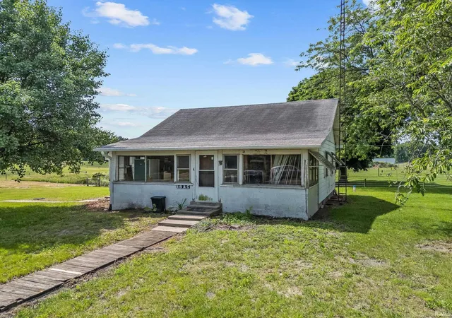 36th image of 1825 W Winona Ave, Warsaw, IN 46580 | MLS# 202525260