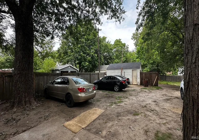 15th image of 1809 Elwood Ave, South Bend, IN 46628 | MLS# 202528910