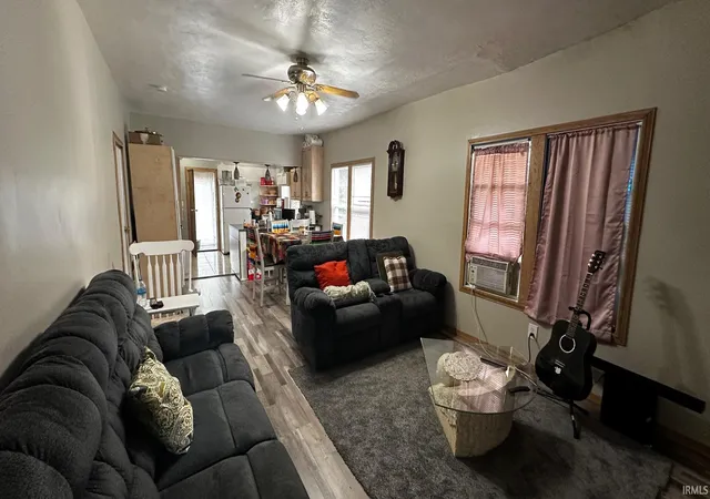 4th image of 1809 Elwood Ave, South Bend, IN 46628 | MLS# 202528910