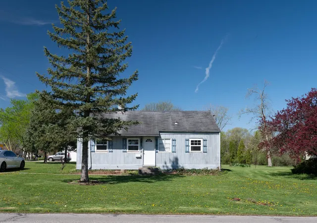Photo 1 of Manufactured home for sale at 1406 Reckeweg Rd, Fort Wayne, IN 46804 | MLS# 202530618 | Listing updated on 2026-09-02