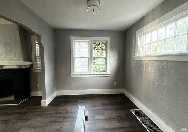 Photo 3 of Manufactured home for sale at 1308 E Rudisill Blvd, Fort Wayne, IN 46806 | MLS# 202532860 | Listing updated on 2026-01-26