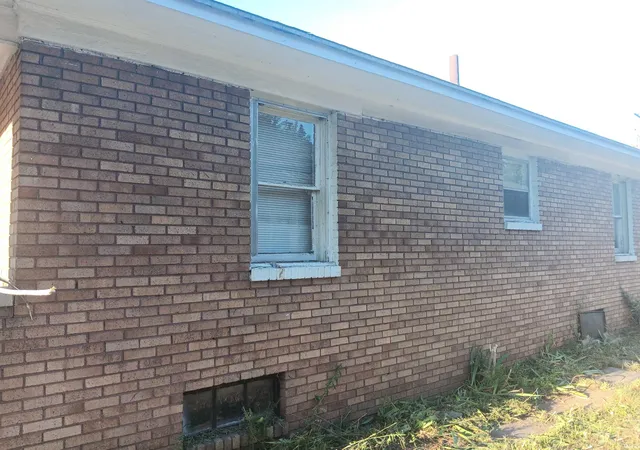 5th image of 1000 S 19Th St, Terre Haute, IN 47802 | MLS# 202536059