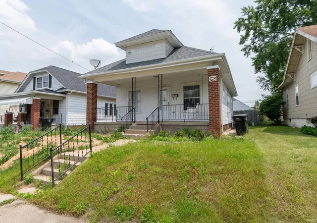 Photo 2 of Manufactured home for sale at 1722 Nash St, South Bend, IN 46613 | MLS# 202536839 | Listing updated on 2026-07-09