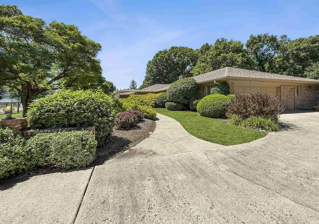 3rd image of 570 Golden Pl, Lafayette, IN 47905 | MLS# 202537853