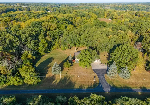 4th image of 4061 N 006 E, Angola, IN 46703 | MLS# 202539252
