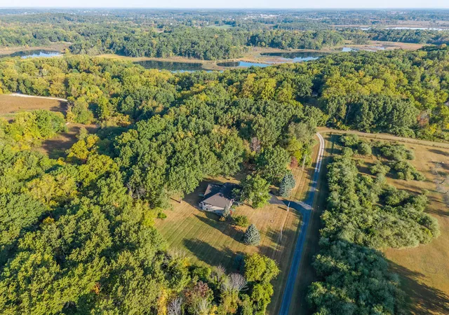 5th image of 4061 N 006 E, Angola, IN 46703 | MLS# 202539252