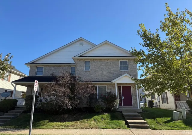 Photo 2 of Condo for sale at 1331 S Cobble Crk Cir, Bloomington, IN 47401 | MLS# 202541625 | Listing updated on 2026-08-04