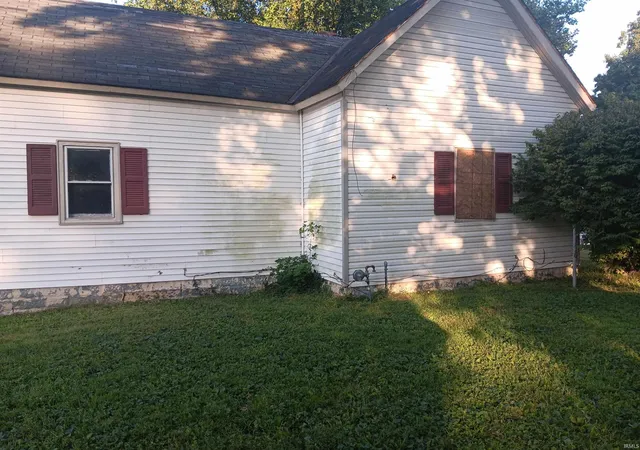Photo 3 of Manufactured home for sale at 407 N Ledgerwood St, Carlisle, IN 47838 | MLS# 202541727 | Listing updated on 2026-06-11