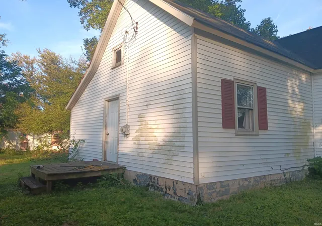 Photo 4 of Manufactured home for sale at 407 N Ledgerwood St, Carlisle, IN 47838 | MLS# 202541727 | Listing updated on 2026-06-11