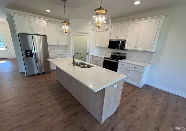 4th image of 2044 Briar Meadows Dr #2, Evansville, IN 47711 | MLS# 202541860