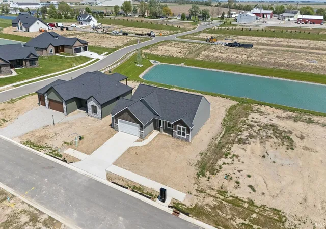 5th image of 5038 Chickadee Dr, Woodburn, IN 46797 | MLS# 202541965