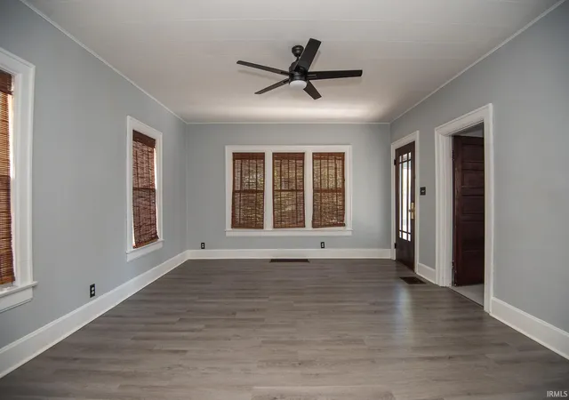 5th image of 607 Barnett St, Vincennes, IN 47591 | MLS# 202542058