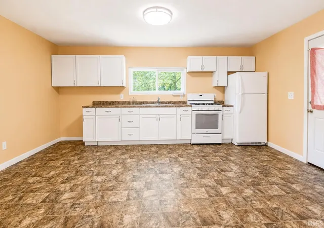 Photo 4 of Manufactured home for sale at 207 W Lake St, Knox, IN 46534 | MLS# 202542571 | Listing updated on 2026-09-29