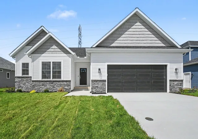 Photo 1 of Manufactured home for sale at 11377 Albany Ridge Dr, Osceola, IN 46561 | MLS# 202543001 | Listing updated on 2026-09-10