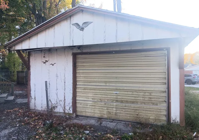 4th image of 1226 N Walnut St, Brazil, IN 47834 | MLS# 202543422