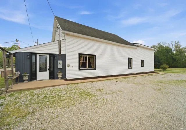 Homes for sale in Rossville, IN | 8605 W St Rd 26, Rossville, IN 46065 | MLS# 202545795
