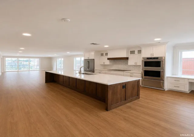 2nd image of 115 N Washington St Unit 402, Bloomington, IN 47408 | MLS# 202545852