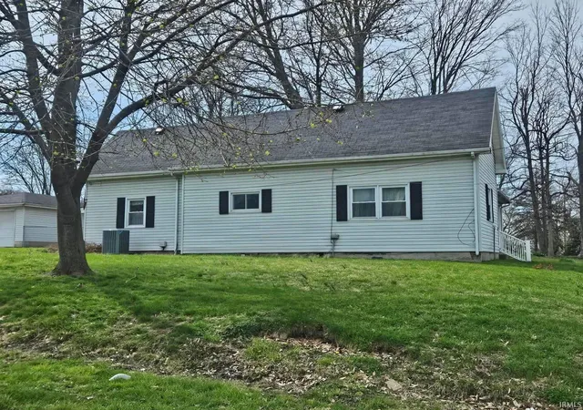 Photo 3 of Sale Pending at 1107 State St, Washington, IN 47501 | MLS# 202545884 | Listing updated on 2026-10-05