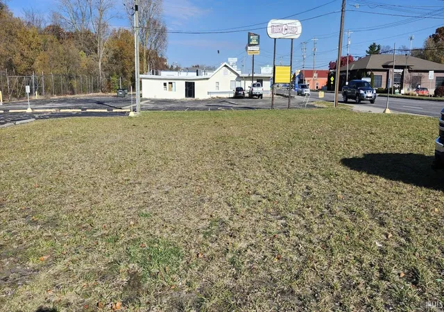 6th image of 1731 Cassopolis St, Elkhart, IN 46514 | MLS# 202546003