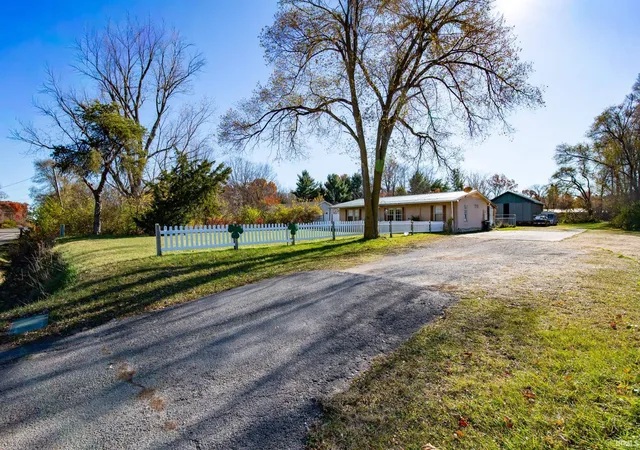 3rd image of 24840 Co Rd 6, Elkhart, IN 46514 | MLS# 202546174