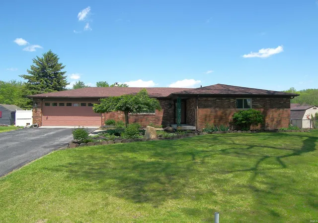 Photo 2 of Manufactured home for sale at 703 Ross Ave, Warsaw, IN 46580 | MLS# 202547260 | Listing updated on 2026-07-31