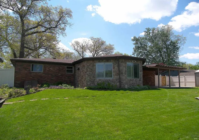 Photo 3 of Manufactured home for sale at 703 Ross Ave, Warsaw, IN 46580 | MLS# 202547260 | Listing updated on 2026-07-31