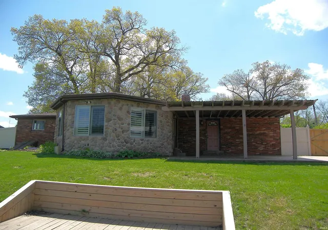 Photo 4 of Manufactured home for sale at 703 Ross Ave, Warsaw, IN 46580 | MLS# 202547260 | Listing updated on 2026-07-31