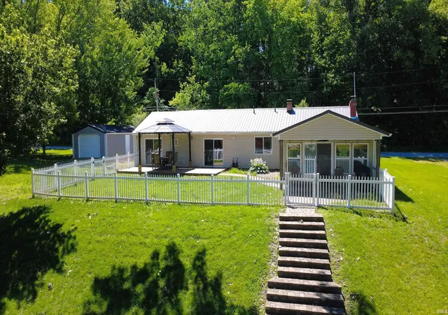 Homes for sale in Monticello, IN | 11044 N Landings Rd, Monticello, IN 47960 | MLS# 202547298
