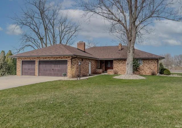 1st image of 1116 Erin Ct, Middlebury, IN 46540 | MLS# 202547953