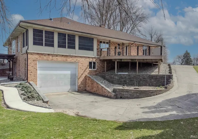 3rd image of 1116 Erin Ct, Middlebury, IN 46540 | MLS# 202547953